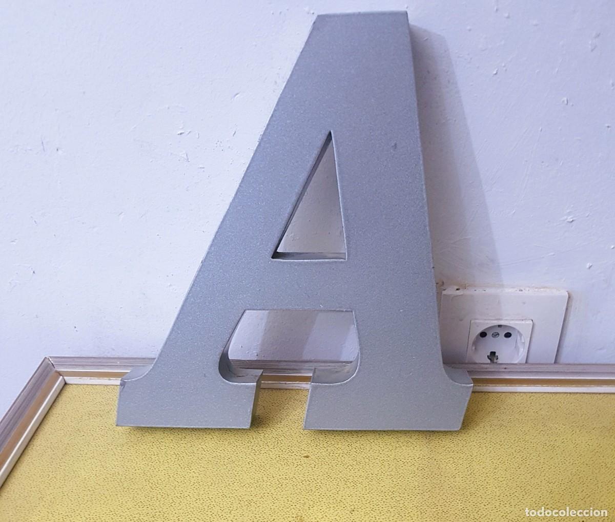 Carteles: LETRA &rdquo;A&rdquo; DE R&Oacute;TULO COMERCIAL EN ALUMINIO - Foto 1
