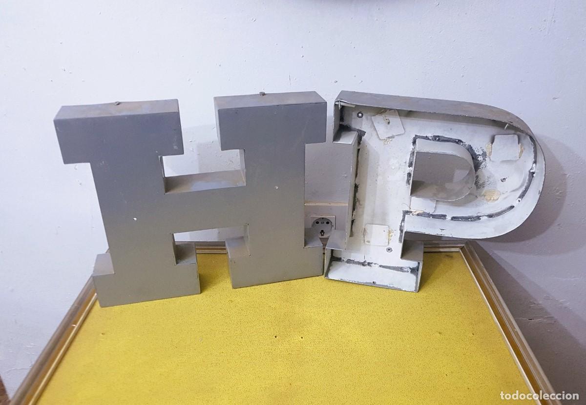 Carteles: LETRAS &rdquo;H&rdquo; Y &rdquo;P&rdquo; DE ROTULO COMERCIAL EN ALUMINIO - Foto 1
