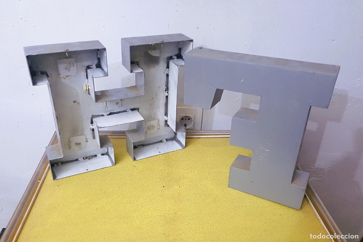 Carteles: LETRAS &rdquo;H&rdquo; Y &rdquo;F&rdquo; DE ROTULO COMERCIAL EN ALUMINIO - Foto 1