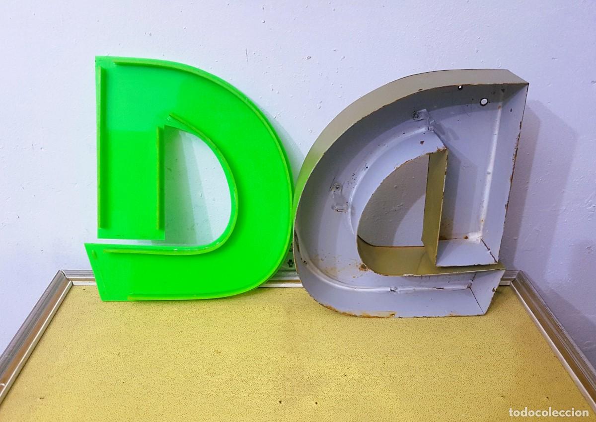 Carteles: LETRA &rdquo;D&rdquo; DE ROTULO COMERCIAL EN ALUMINIO Y PL&Aacute;STICO DE 30 CM. - Foto 2
