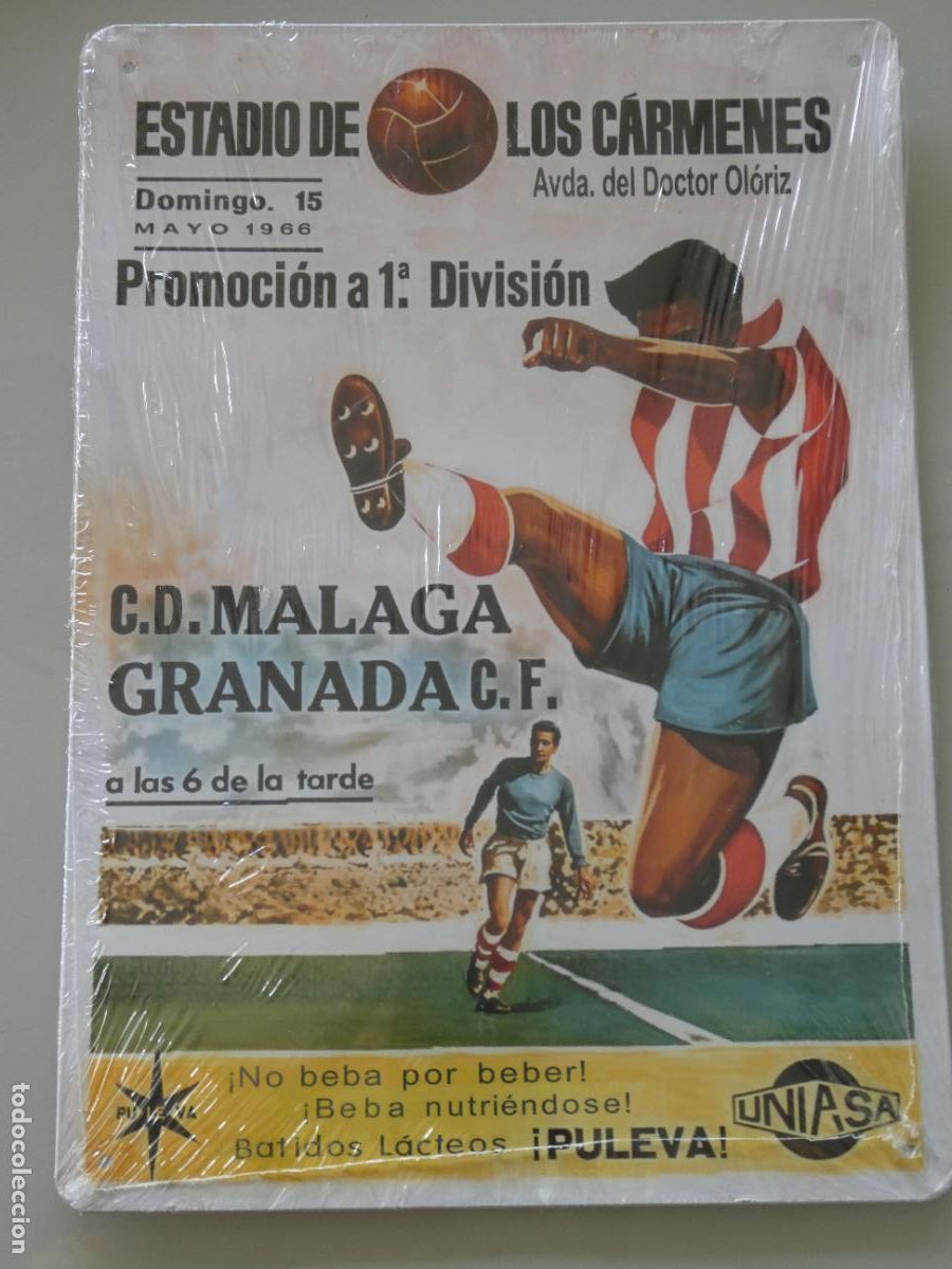 Carteles: CHAPA CARTEL MET&Aacute;LICO. F&Uacute;TBOL CD M&Aacute;LAGA VS GRANADA FC LOS C&Aacute;RMENES A&Ntilde;O 1966 PULEVA . 30X21CM. 160GR