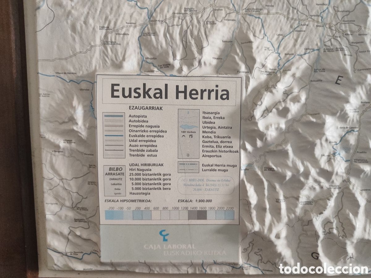 Carteles: Antiguo mapa en relieve de la provincia Euskal herria - Foto 2