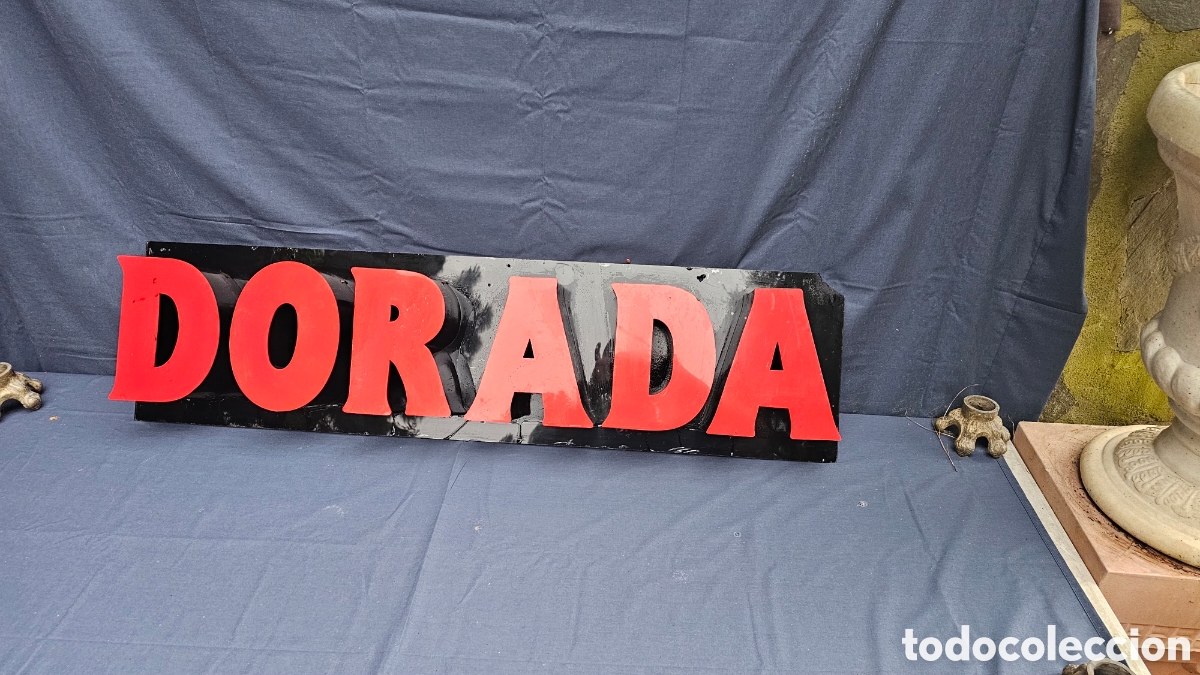 Carteles: Cartel luminoso grande de cerveza Dorada