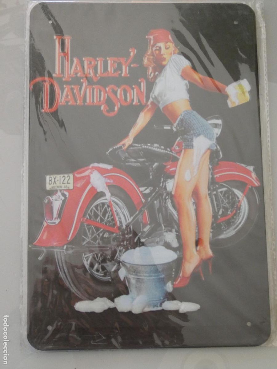 Carteles: CHAPA CARTEL MET&Aacute;LICO. PUBLICIDAD HARLEY DAVIDSON MUJER SEXY LAVANDO MOTO. 30X20CM. 140GR