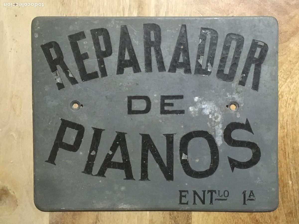 Carteles: reparador de pianos preciosa placa metalica original antigua