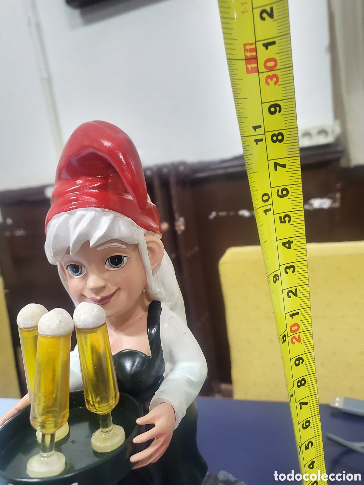 Carteles: Figura camarera de cerveza