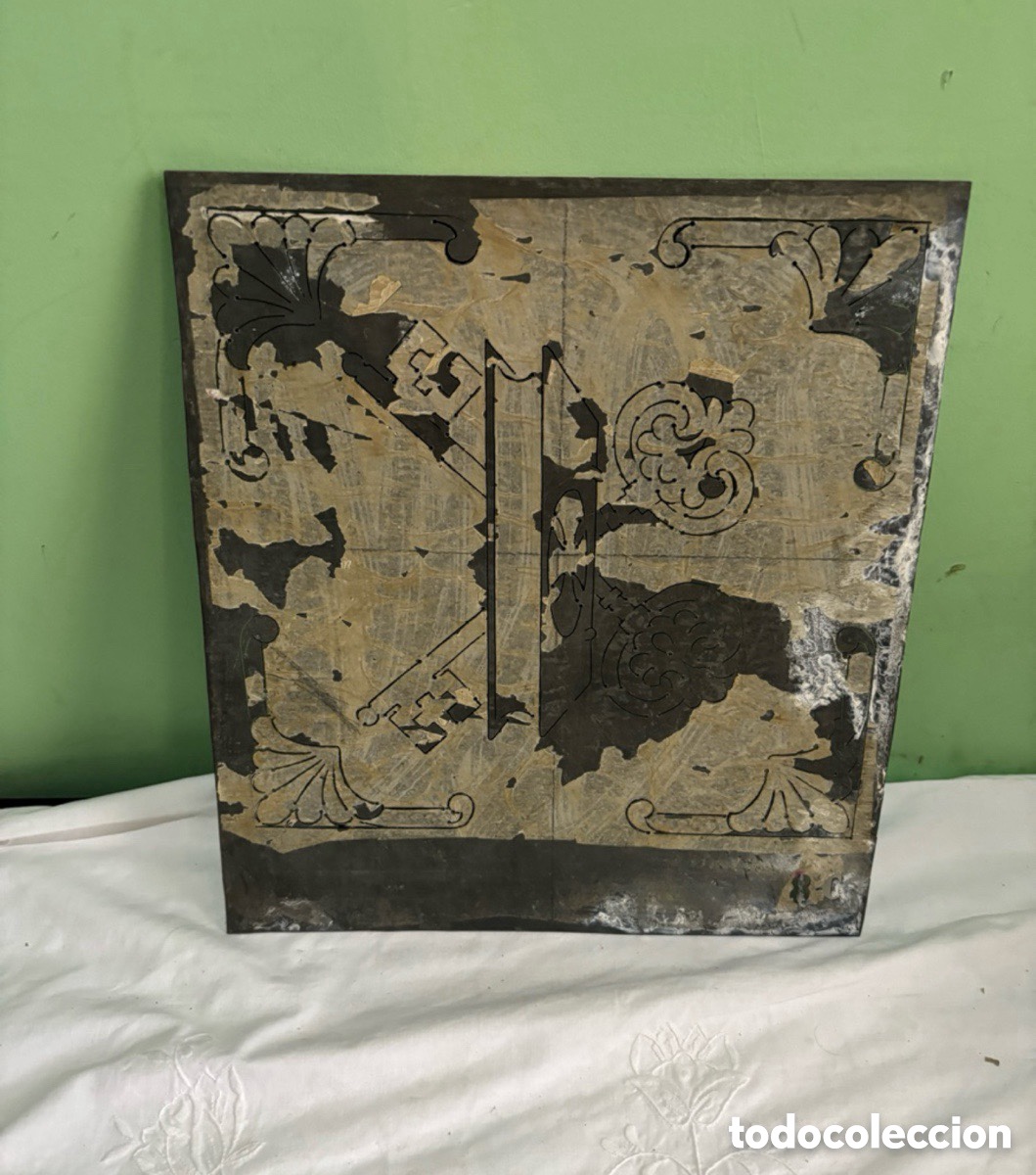 Plakate: ANTIGUA PLACA DE CHAPA MET&Aacute;LICA DE IMPRESI&Oacute;N CON GRABADO RELIGIOSO.