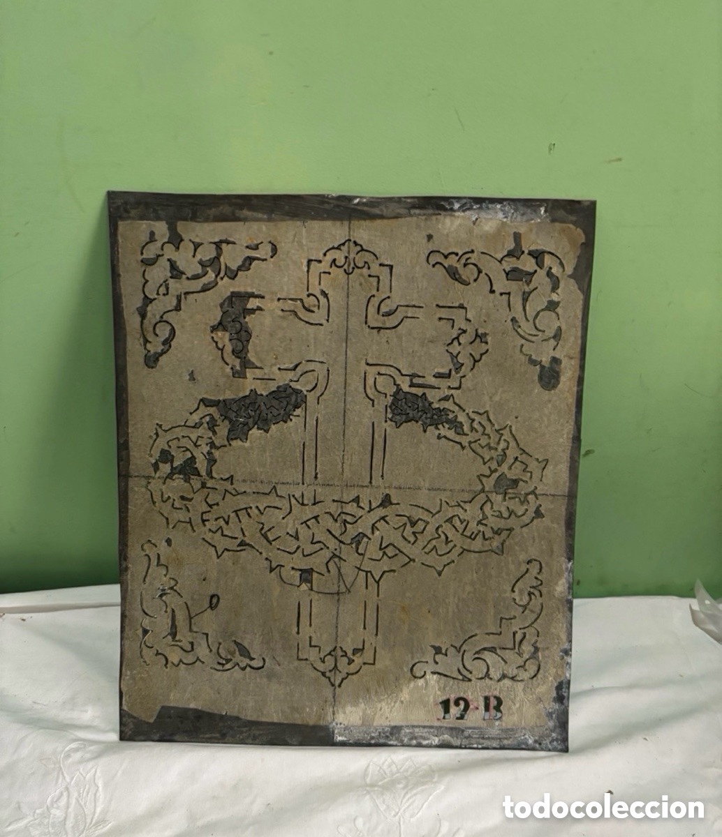 Plakate: ANTIGUA PLACA DE CHAPA MET&Aacute;LICA DE IMPRESI&Oacute;N CON GRABADO RELIGIOSO.