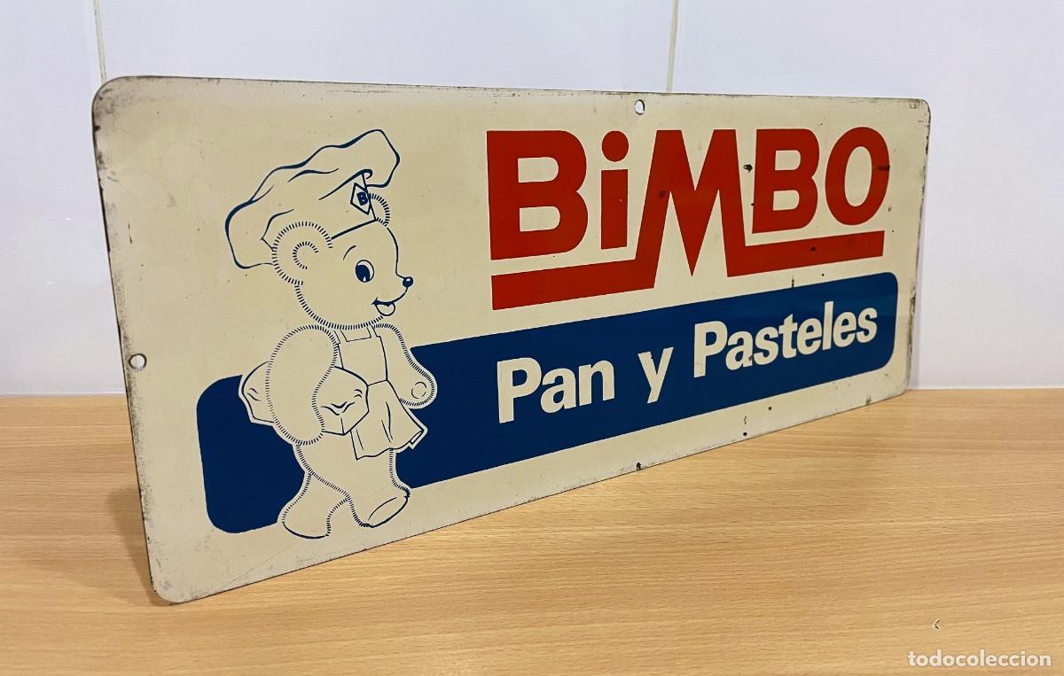 Carteles: CARTEL VINTAGE DE CHAPA MET&Aacute;LICA REVERSIBLE CON EL OSITO BIMBO PUBLICITANDO PAN Y PASTELES