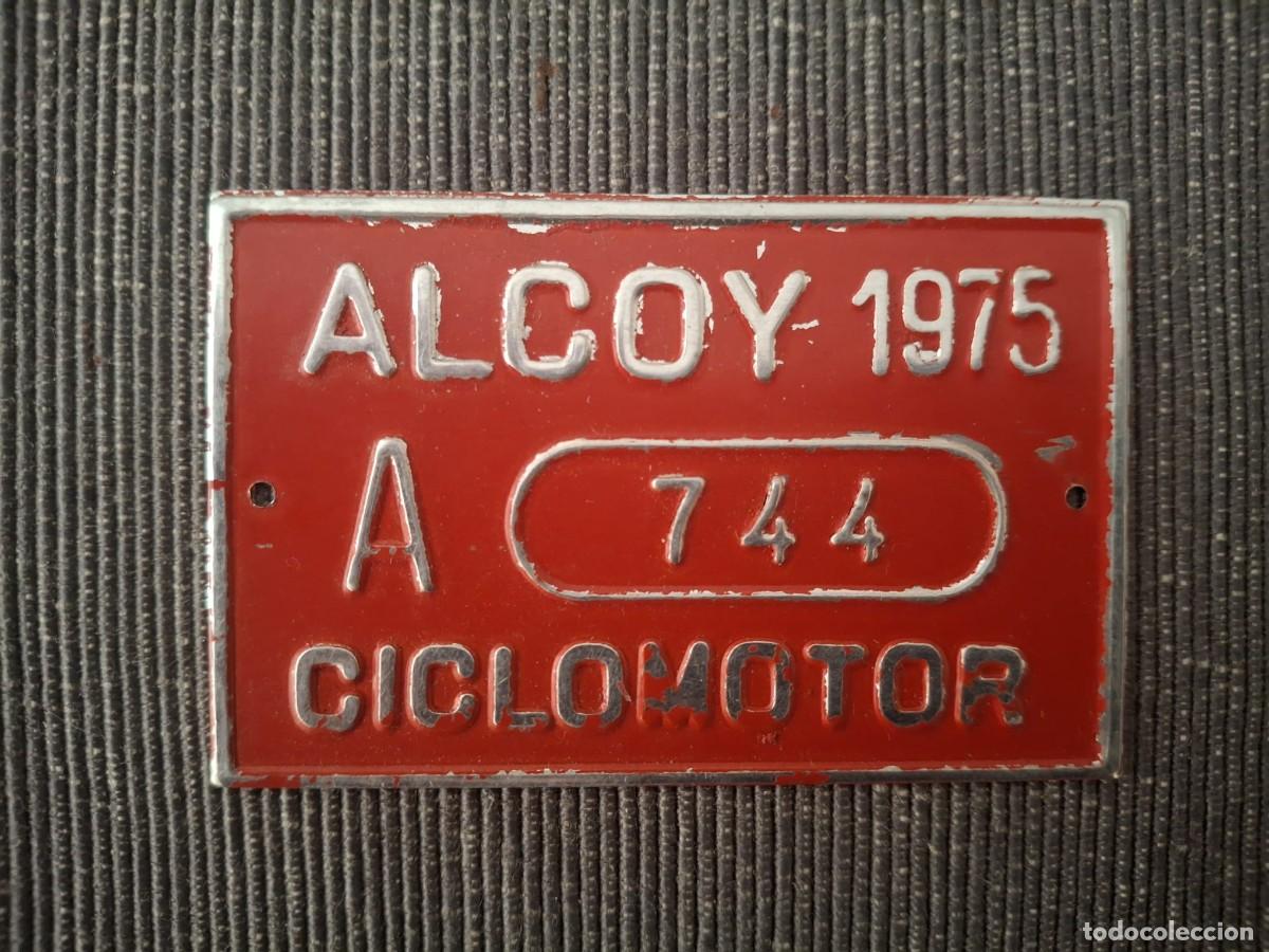 Carteles: Placa matr&iacute;cula ciclomotor de Alcoi de 1975