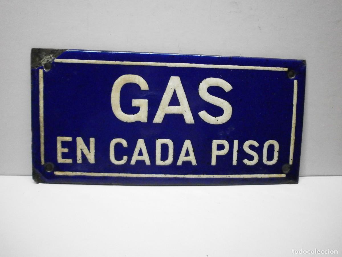 Carteles: antigua placa cartel chapa de porcelana esmaltada gas en cada piso 26x12,5 cms