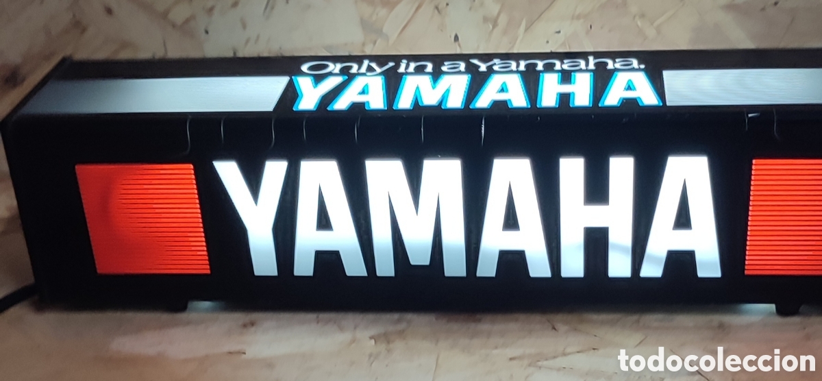 Carteles: Cartel luminoso de escaparate de tienda de equipos de m&uacute;sica Yamaha. A&ntilde;os 80 90