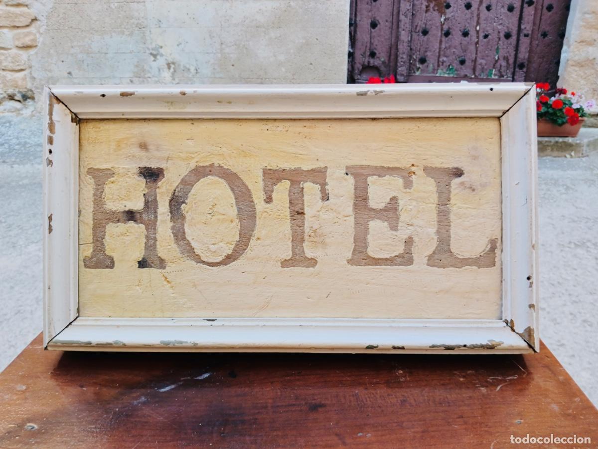 Carteles: LETRERO HOTEL DE MADERA ROTUL&Oacute; RUSTICO CARTEL VINTAGE CON MARCO SE&Ntilde;AL PLACA DECORATIVA