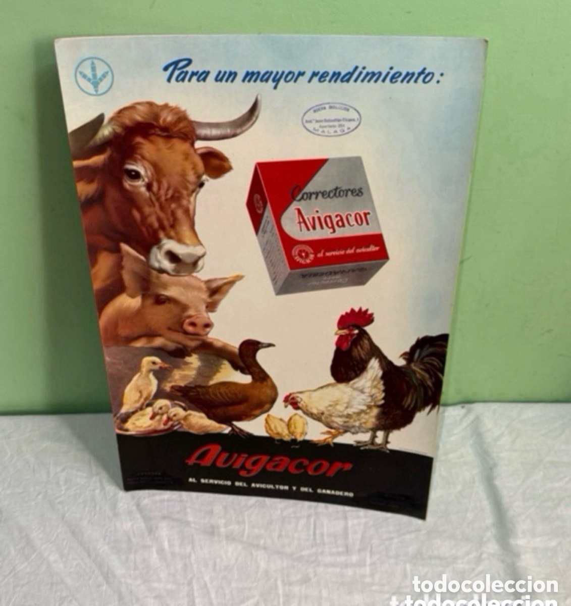 Posters: Antiguo cartel publicitario de &rdquo;Avigacor&rdquo;, una marca de correctores para la alimentaci&oacute;n animal.