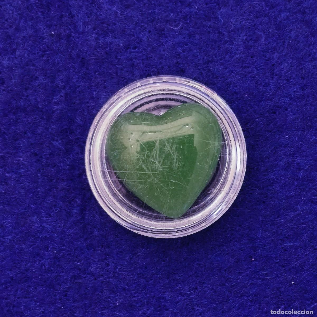 Affiches: JADE 0 JADEITA VERDE NATURAL TALLA EN FORMA DE CORAZON. MED. 20X20 MM. PESO 15,43 CTS