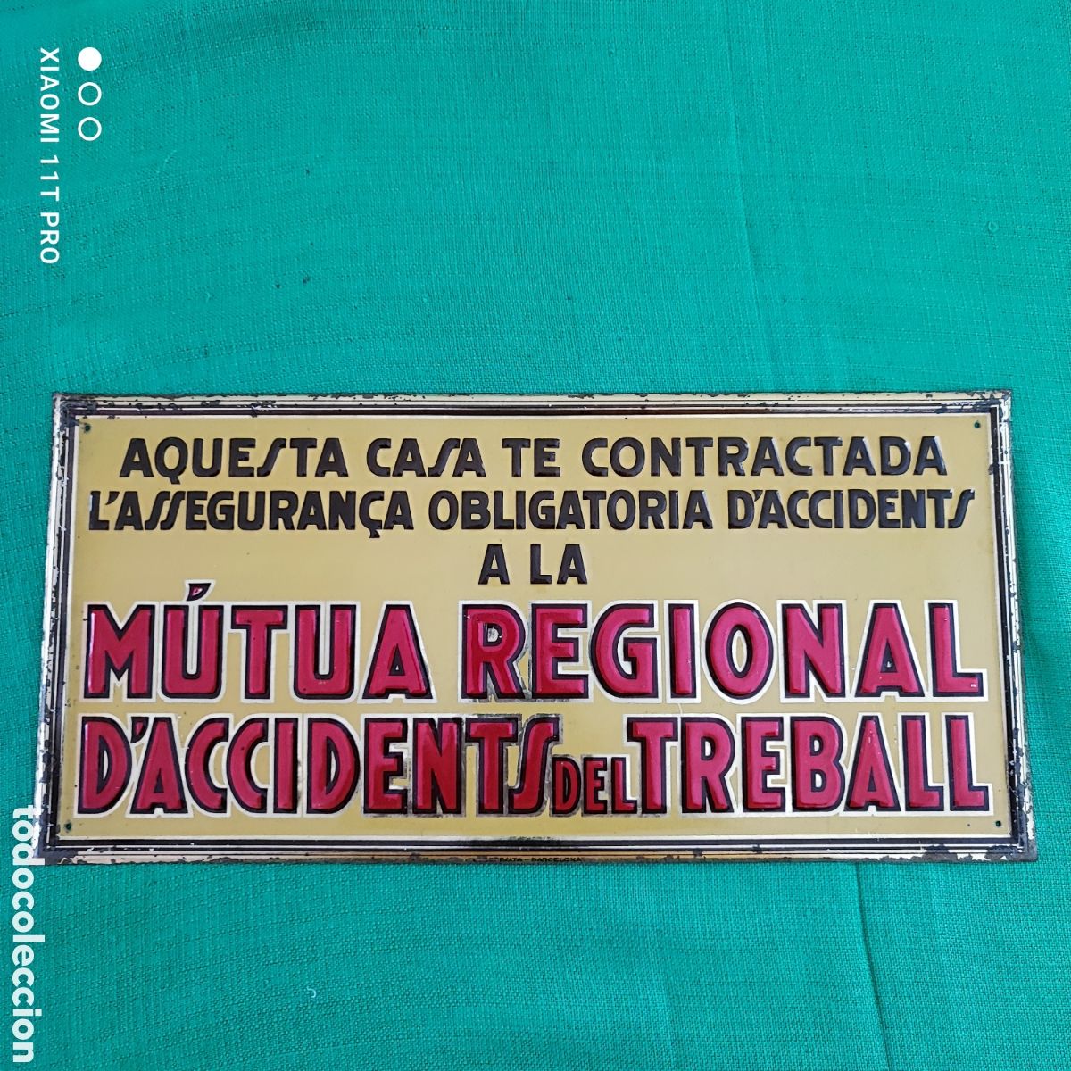 Carteles: Chapa de seguros Mutua Regional.