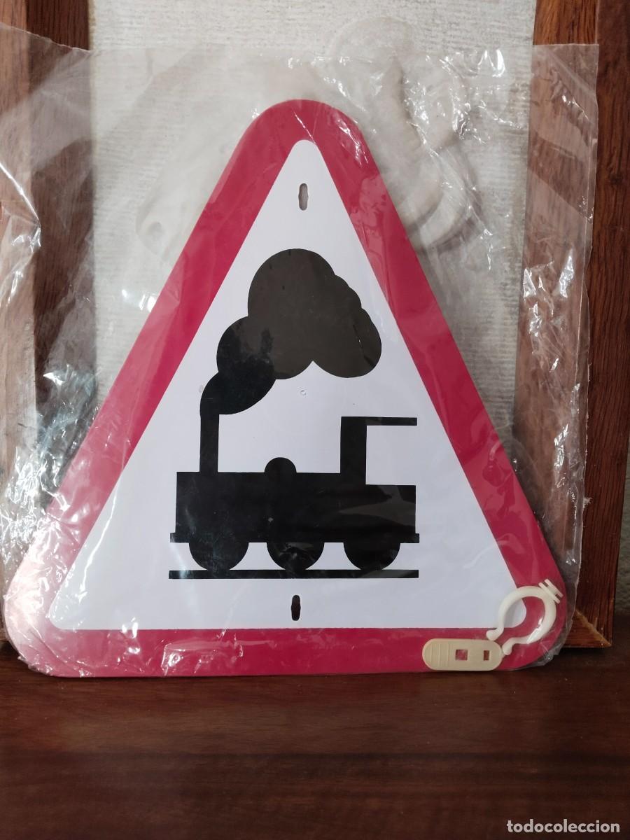 Carteles: Se&ntilde;al Vintage Educaci&oacute;n Vial. Ferrocarril, tren. 25 x 25 cm.