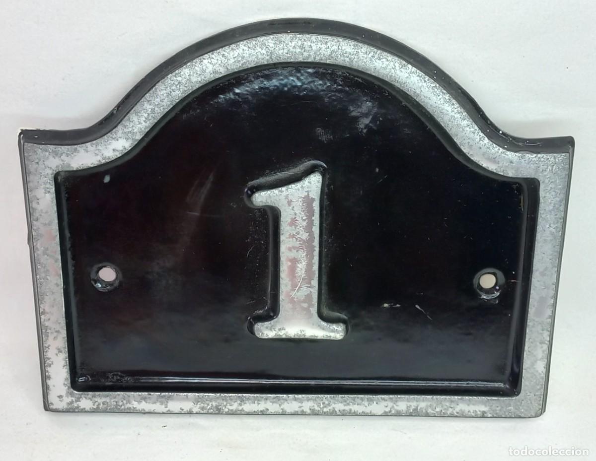 Carteles: ANTIGUA PLACA ESMALTADA DE PUERTA CON EL NUMERO 1