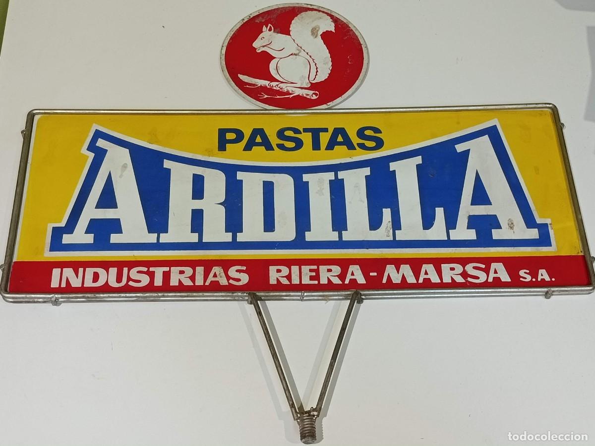 Carteles: Cartel met&aacute;lico antiguo pastas ardillas