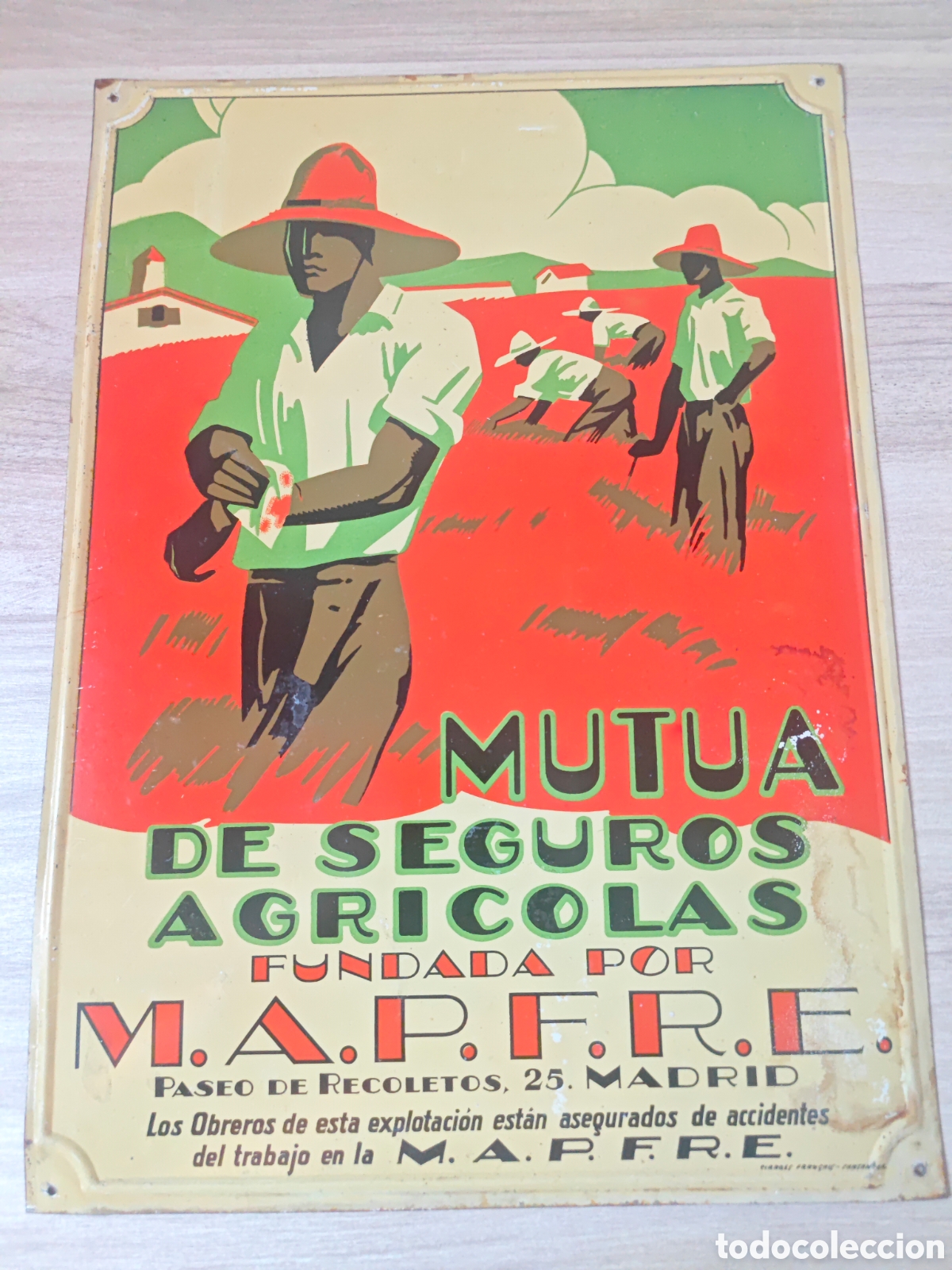Carteles: Cartel antiguo chapa Mutua Seguros Agr&iacute;colas MAPFRE [1940] Paseo de Recolectos, 25 Madrid