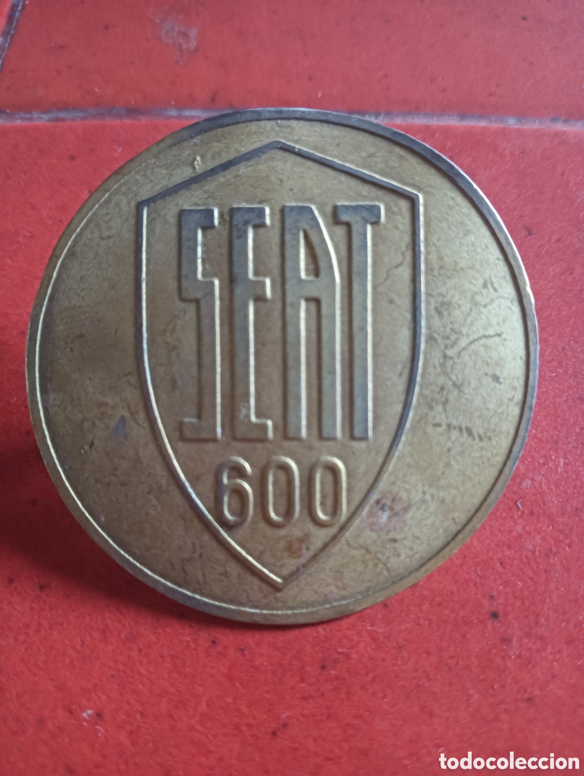 Carteles: Antigua chapa latonada SEAT 600