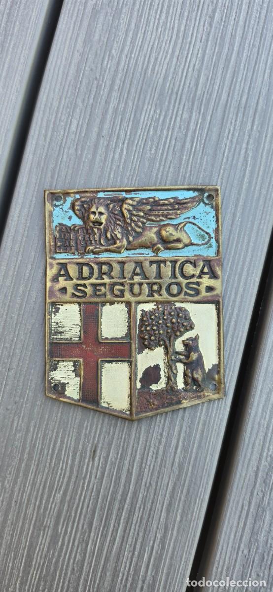Posters: Preciosa chapa o placa de seguros para edificios