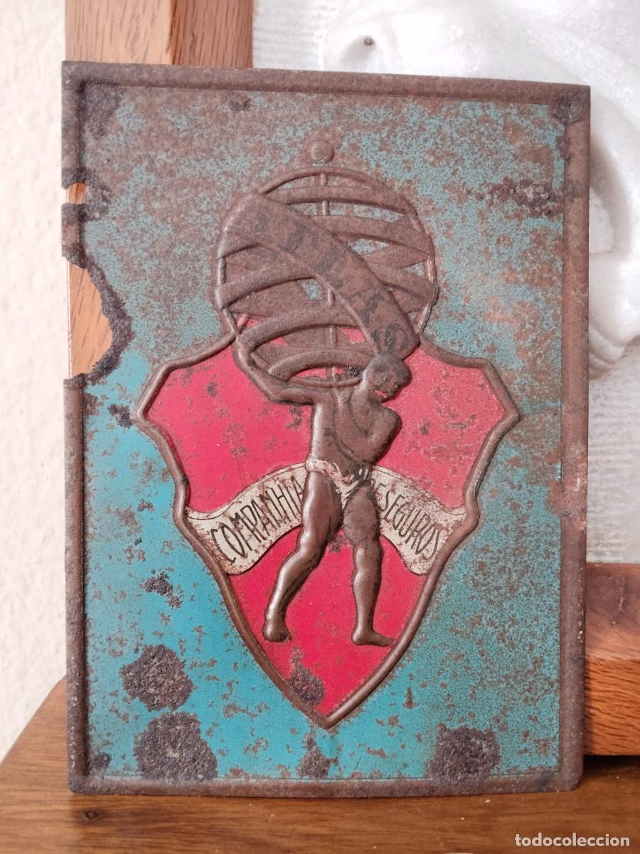 Affiches: Antigua chapa de Seguros Atlas. Portugal.