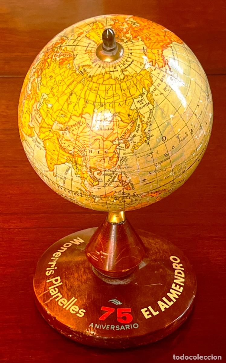 Carteles: Globo terr&aacute;queo antiguo DALMAU con publicidad del 75 ANIVERSARIO DE EL ALMENDRO, MONERRIS PLANELLES,