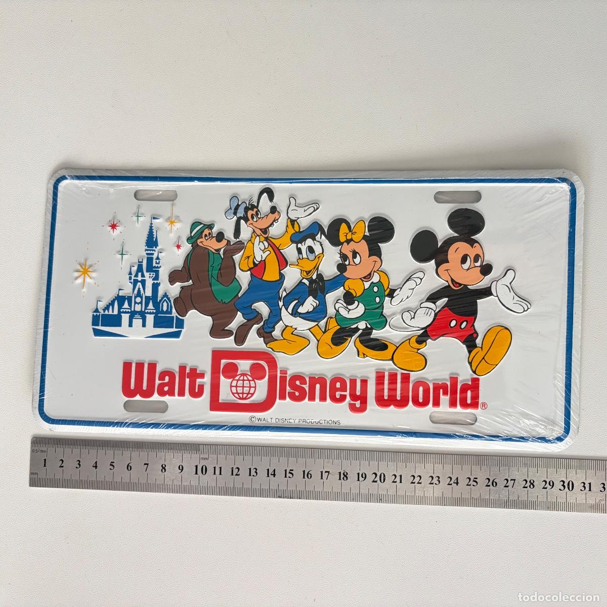 Affissi: matr&iacute;cula met&aacute;lica walt disney world mickey minnie donald goofy vintage a&ntilde;os 70-80 sin usar