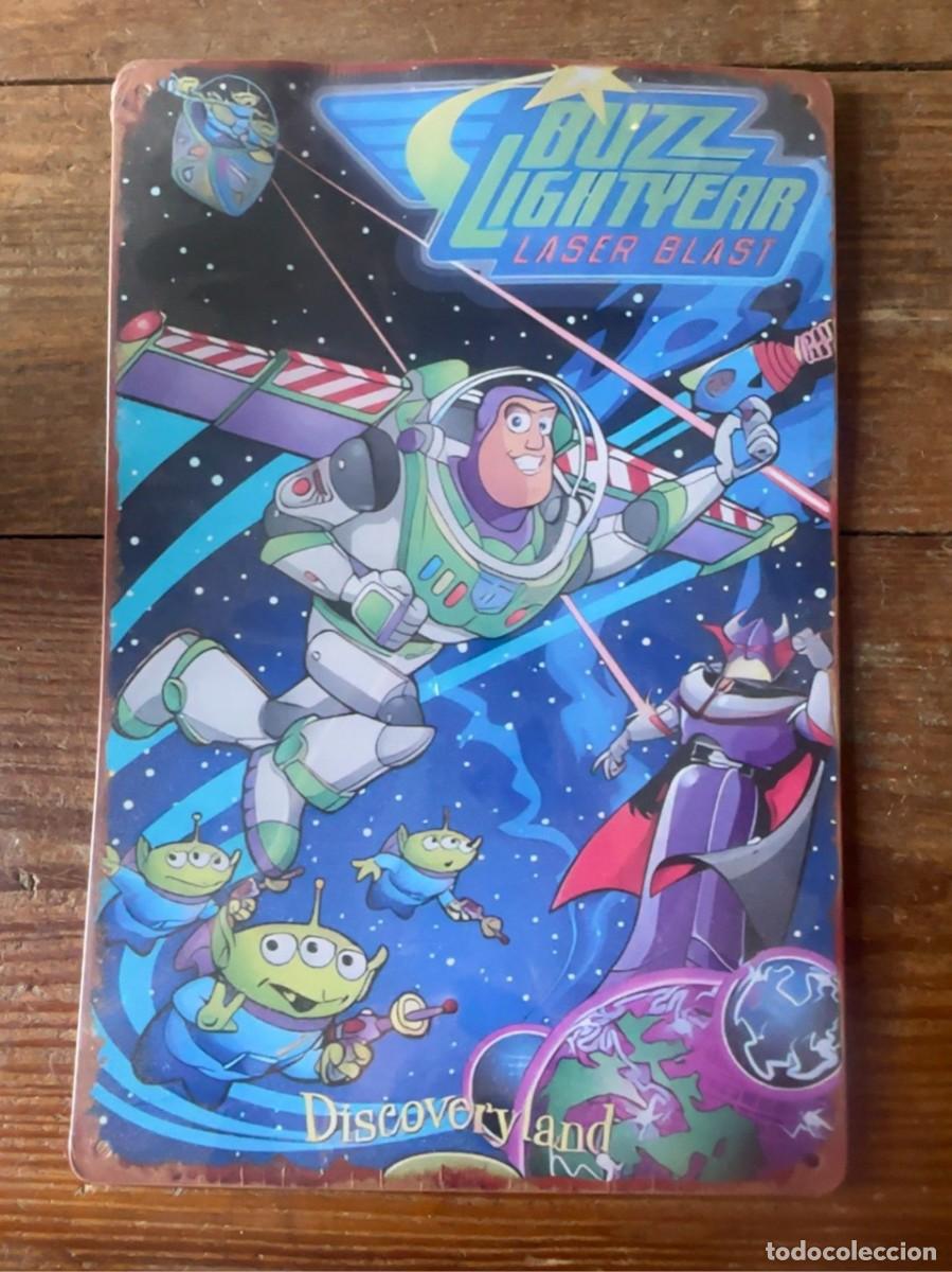 Carteles: Placa met&aacute;lica Buzz Lightyear Laser Blast Discoveryland - no oficial