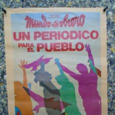 Affissi Politici: CARTEL POLITICO.TRASNSICION ESPAÑOLA,MUNDO OBRERO (P.C.E.) C.A.1977, 43X31 CM.