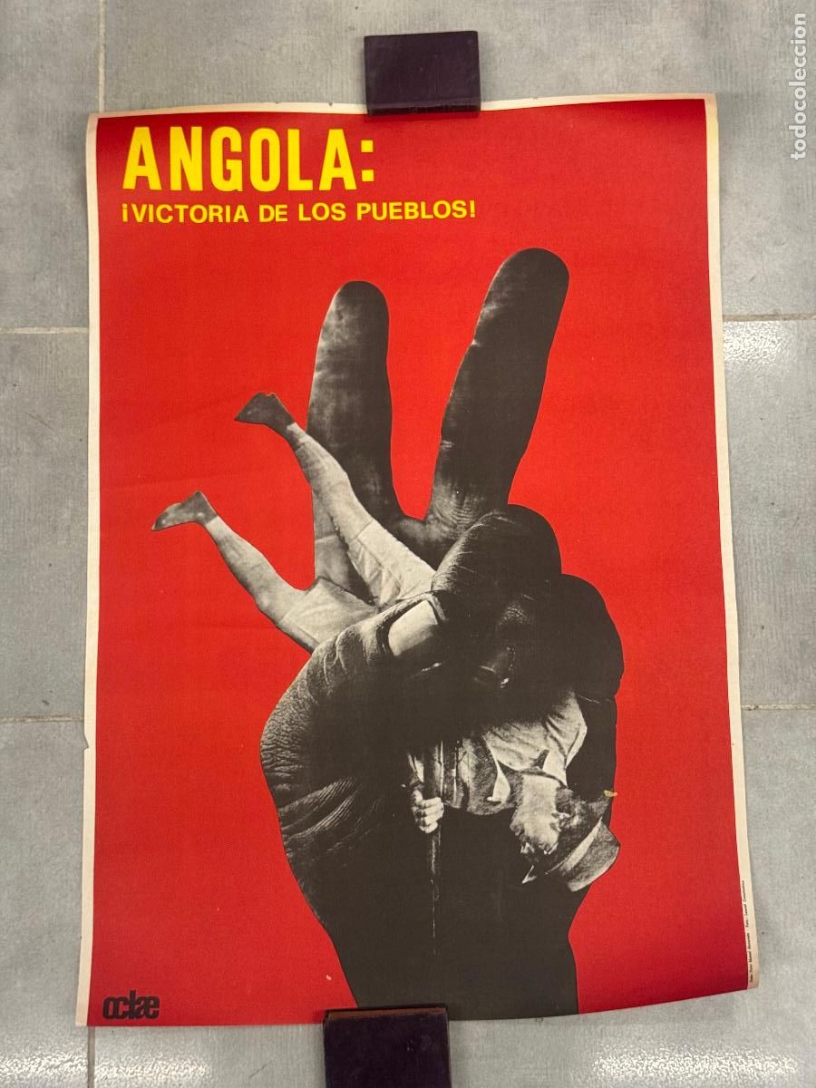 Plakate Politik: ANGOLA VICTORIA DE LOS PUEBLOS !- CARTEL ANTIGUO POLITICO -DISE&Ntilde;O V.M.NAVARRETE FOTO L.CONSTANTINO