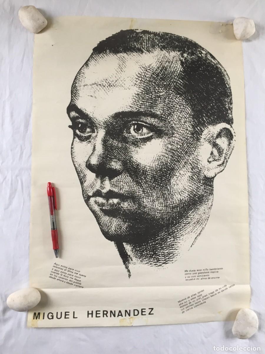 Carteles pol&iacute;ticos: POSTER / CARTEL DEL POETA MIGUEL HERNANDEZ --- 60X42 CM