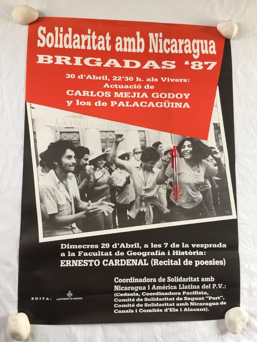 Carteles pol&iacute;ticos: POSTER / CARTEL DEL CONCIERTO DE CARLOS MEJIA EN SOLIDARITAT DE NICARAGUA -BRIGADAS 87 -- 57 X 40 CM