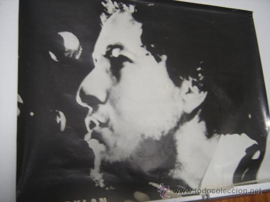 Carteles publicitarios: POSTER DE BOB DYLAN. A&Ntilde;O 1971. EN BLANCO Y NEGRO. - Foto 1