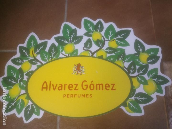 Carteles publicitarios: PERFUMES ALVAREZ GOMEZ - Foto 4