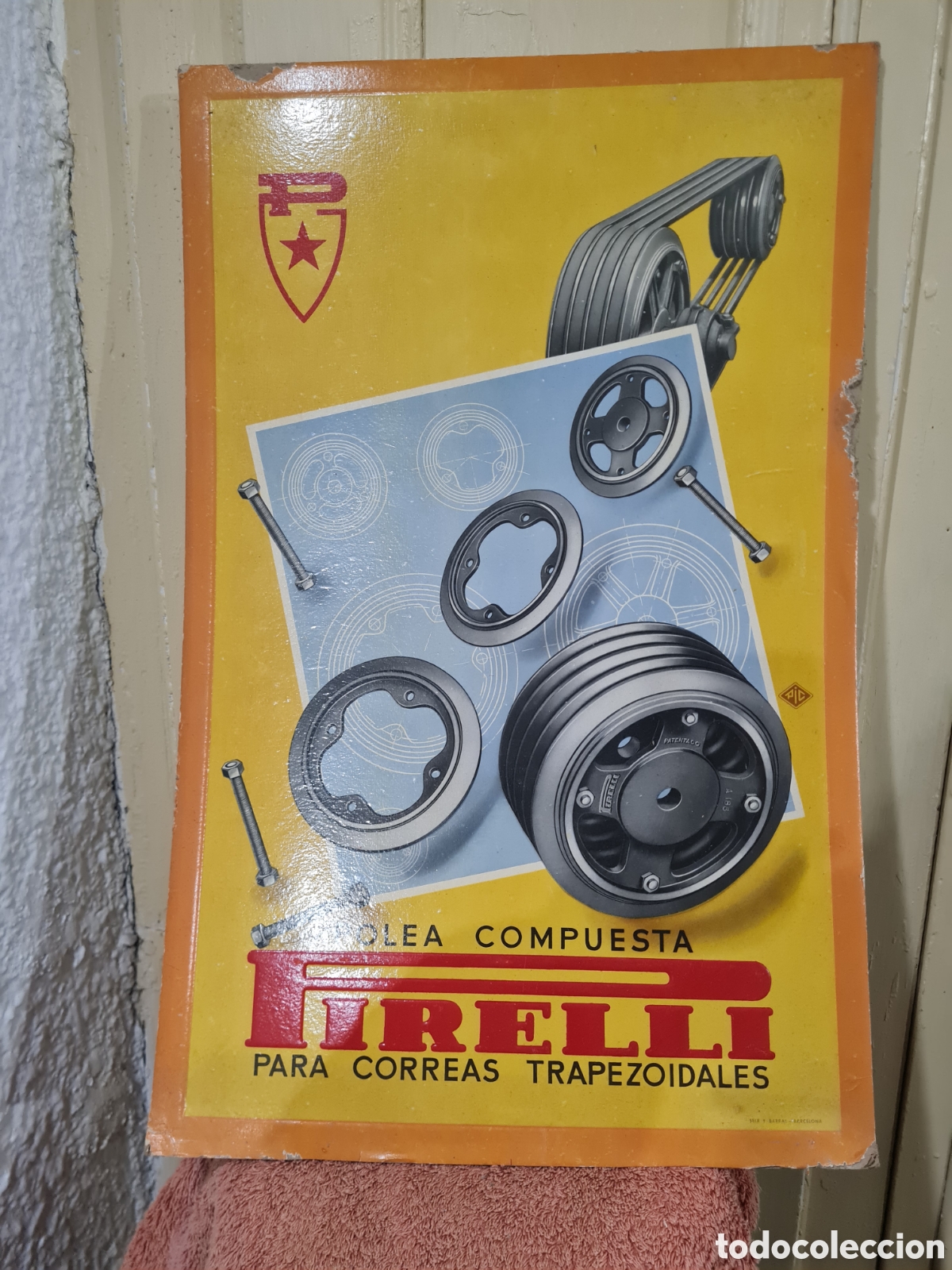 Carteles publicitarios: Cartel de Pirelli repujado - Foto 1