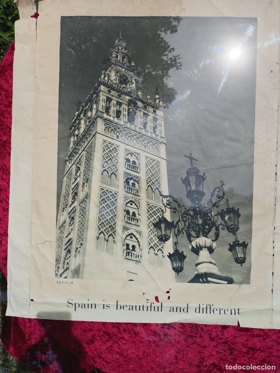Carteles Publicitarios: C&aacute;rtel que, en el franquismo, di&oacute; origen al slogan SPAIN IS DIFFERENT; se diatribu&iacute;a por consulados,