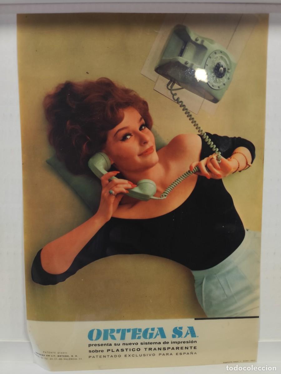 Carteles publicitarios: CARTEL CHICA TELEFONO PUBLI. IMPRENTA ORTEGA PRESENTA NUEVO SISTEMA DE IMPRESION PLASTICO A&Ntilde;O 1963