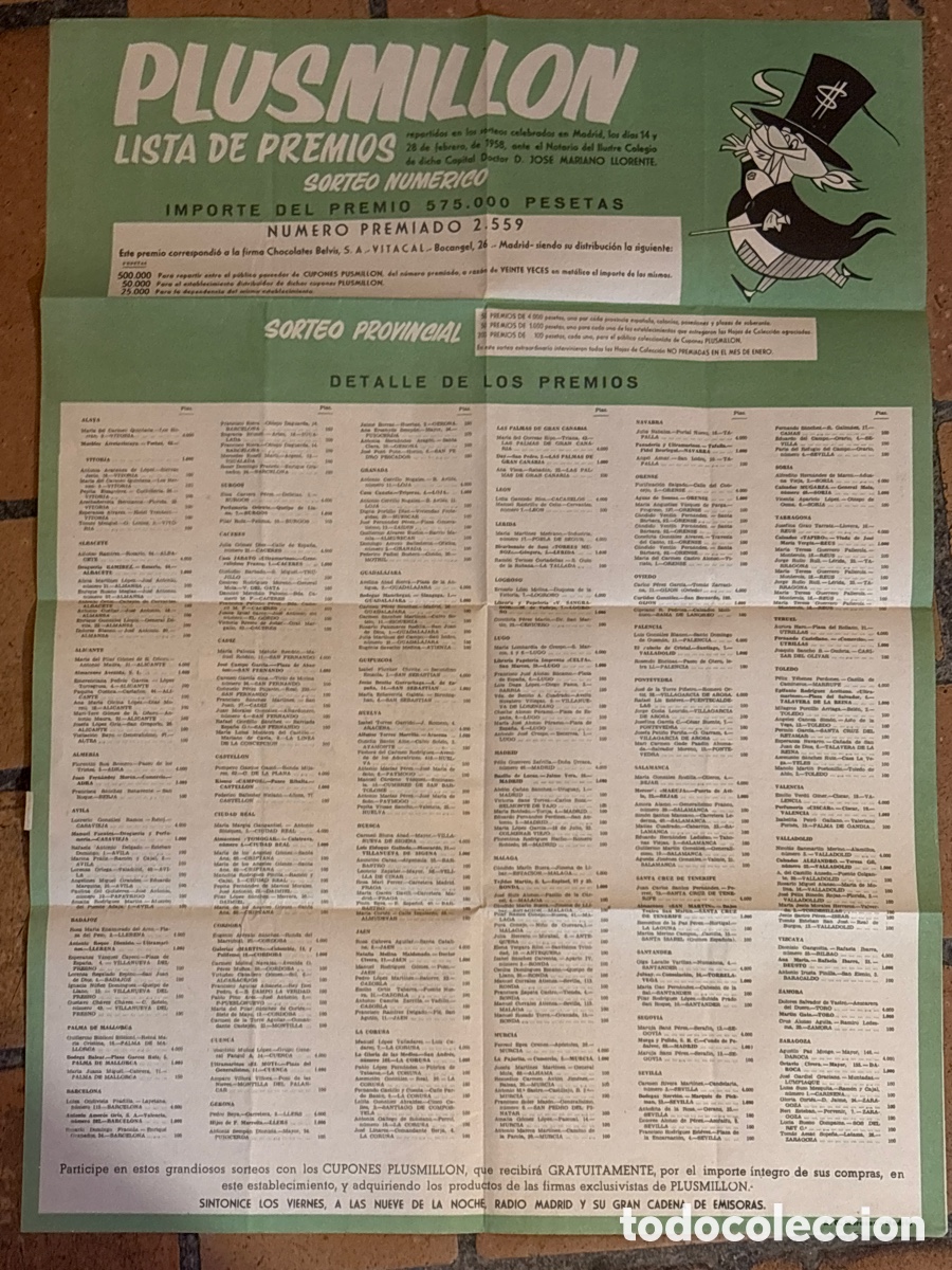 Carteles publicitarios: Cartel publicitario plusmill&oacute;n. 1958. Sorteo de premios y su listado de personas y provincias.