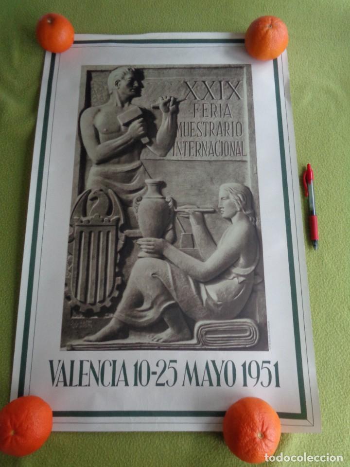 Holy Week Posters : VALENCIA - FERIA MUESTRARIO INTERNACIONAL 1951 - CARTEL LITOGRAFICO ORIGINAL - 45 X 65 CM
