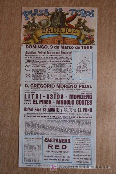 Carteles toros: Cartel de toros de Badajoz. 1969 - Foto 1