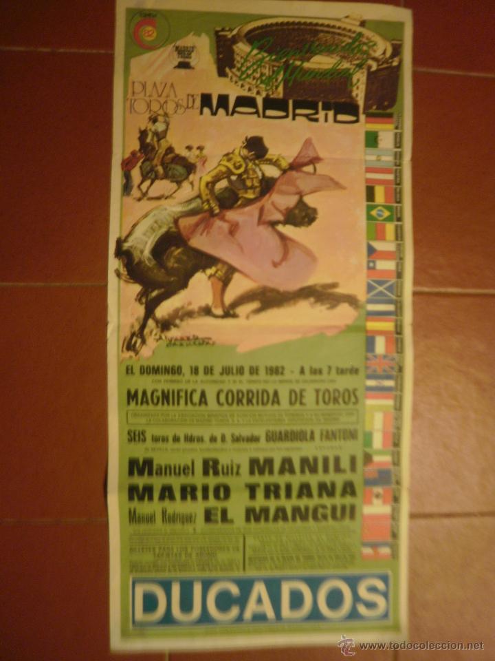 Carteles toros: Cartel de toros Madrid 1982 - Foto 1