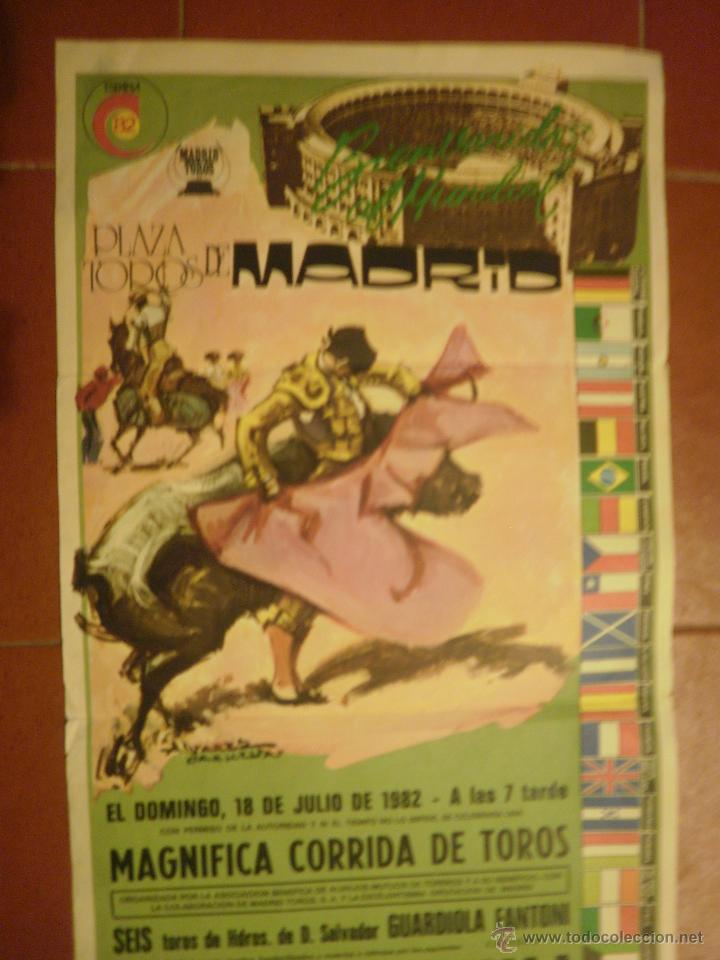 Carteles toros: Cartel de toros Madrid 1982 - Foto 2