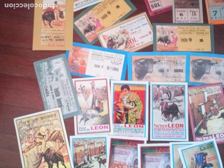 Carteles toros: Lote entradas toros leon - Foto 1
