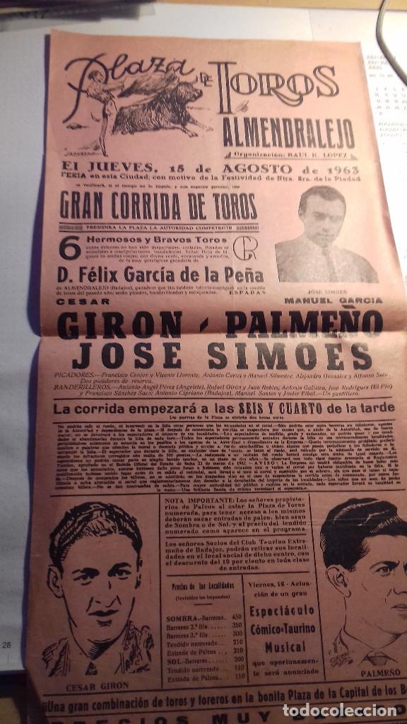 Carteles toros: ALMENDRALEJO CARTEL DE TOROS 1963 - Foto 1