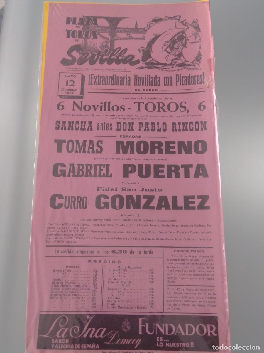 Plakate Stiere: CARTEL DE TOROS PLAZA DE SEVILLA 12 DE MAYO 1974. MORENO, PUERTA Y GONZALEZ.