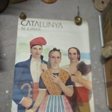 Carteles de Turismo: ANTIGUO CARTEL DE PUBLICIDAD, TURISMO, CATALUNYA TE ESPERA 1976, HUGUET, DIPUTACION DE BARCELONA -R2