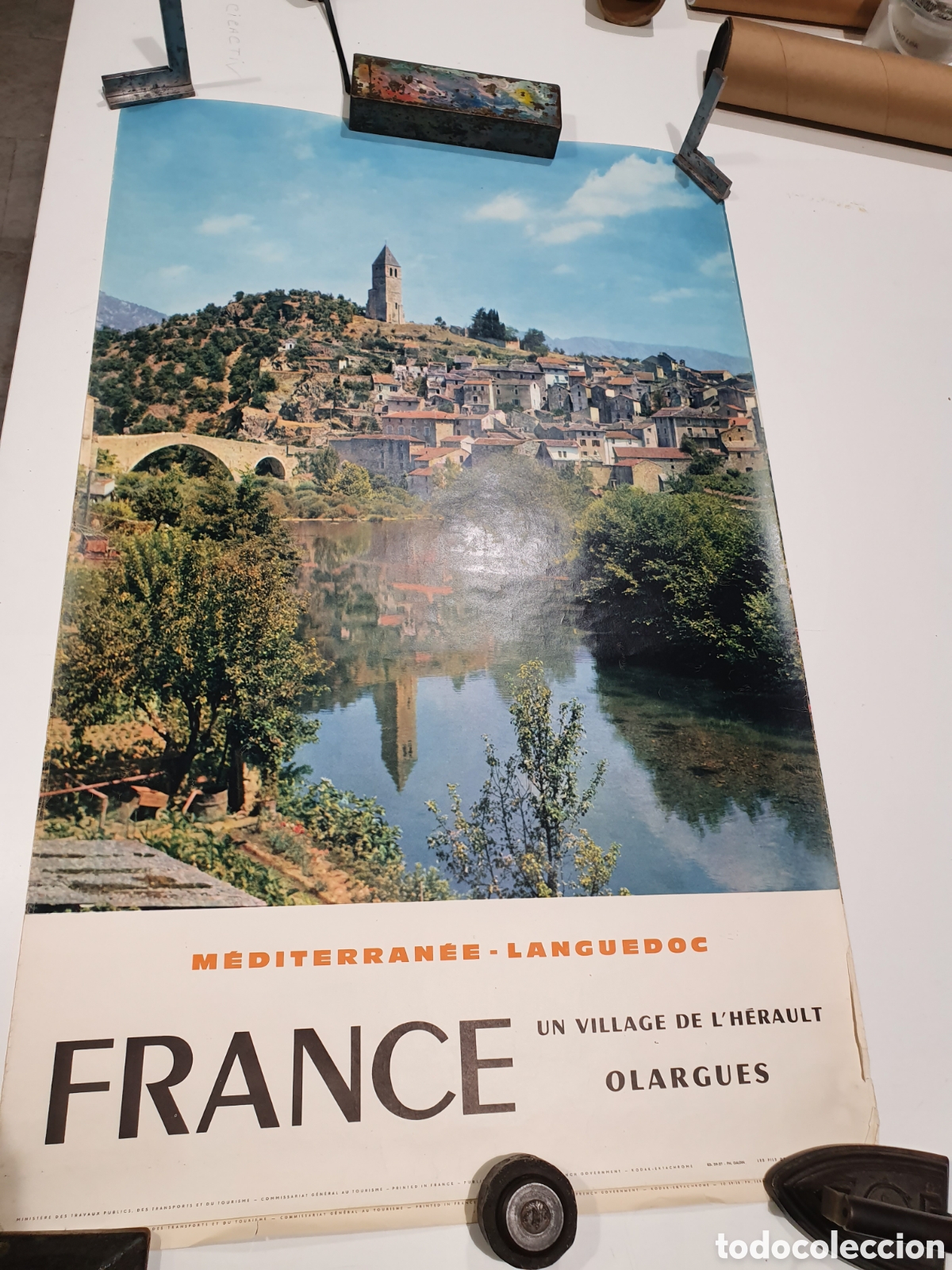 Carteles de Turismo: COMMISSARIAT GENERAL AU TOURISME. MEDITARRENEE LANGUEDOC. OLARGUES. UN VILLAGE DE L'HERAULT.
