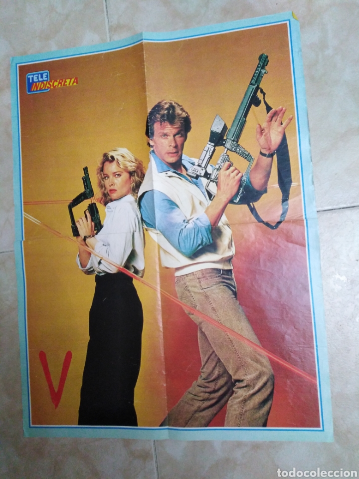 Carteles: P&oacute;ster reversible, serie V y inspector gadget - Foto 1